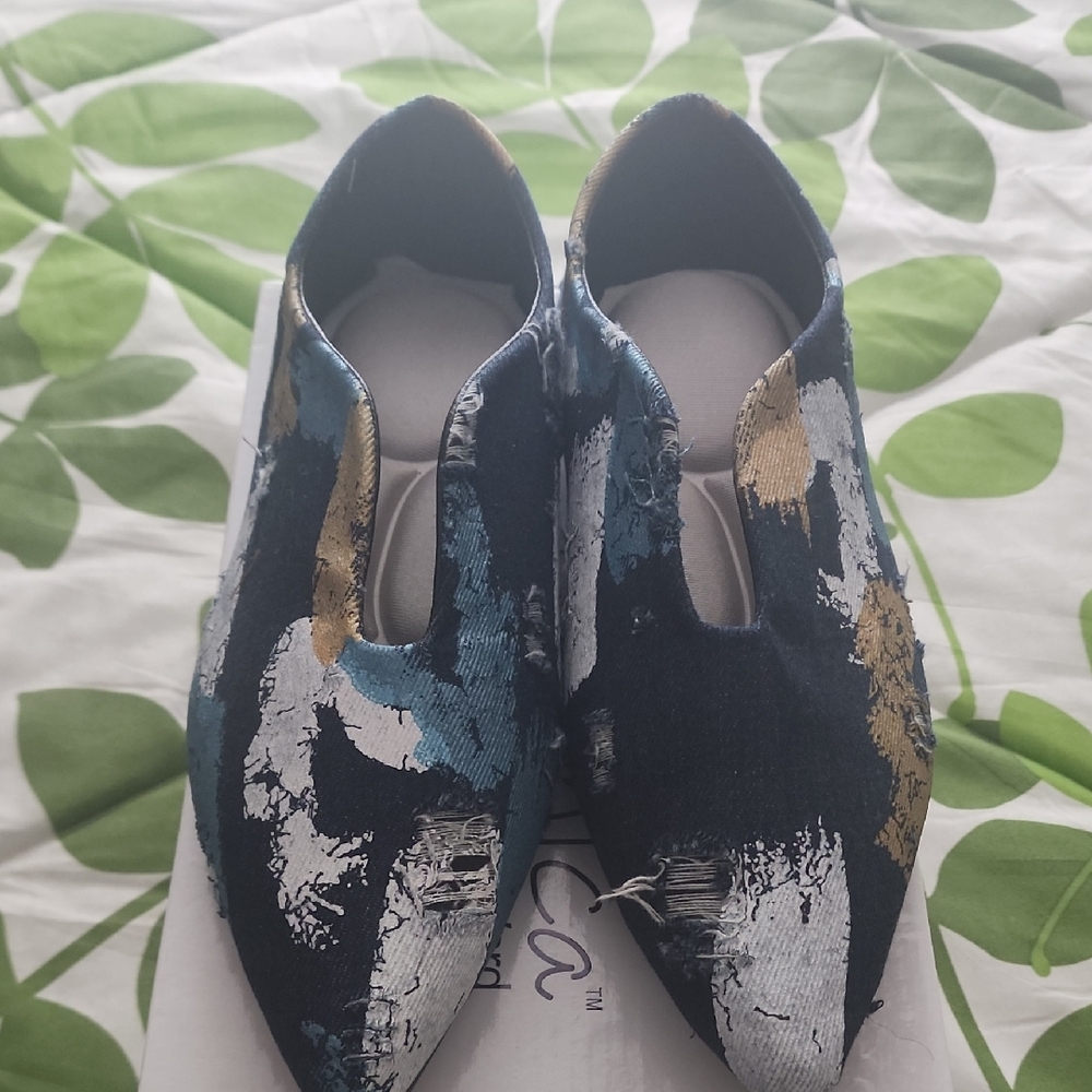 Artistic Women's Slip-On Loafers - Blue and Gold